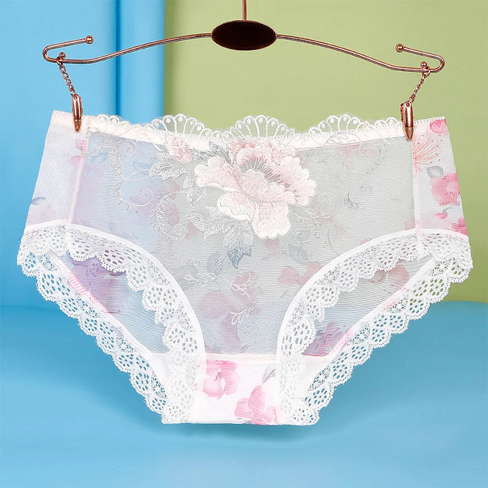 Antibacterial cotton panty with lace embroidery