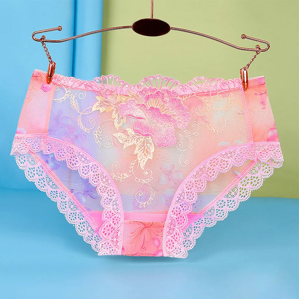 Antibacterial cotton panty with lace embroidery