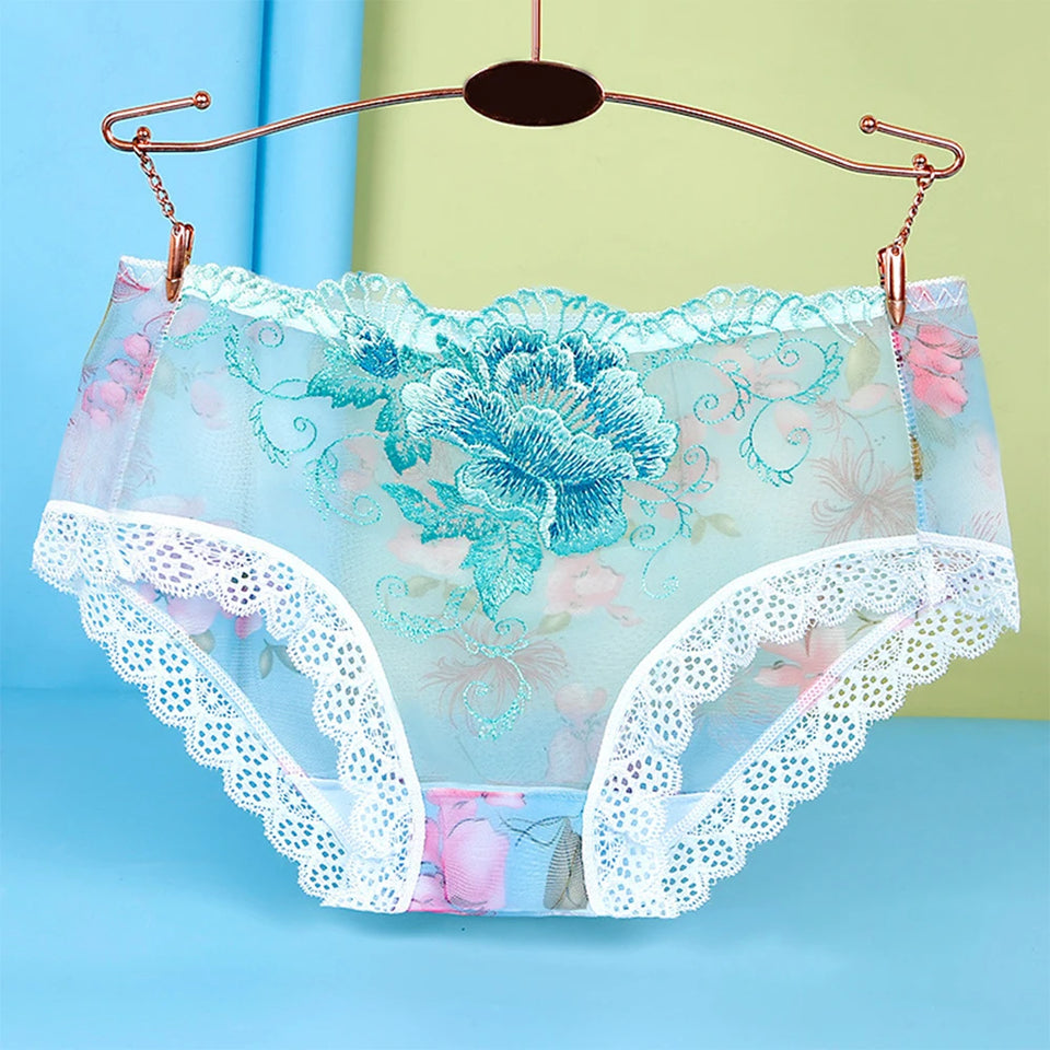 Antibacterial cotton panty with lace embroidery